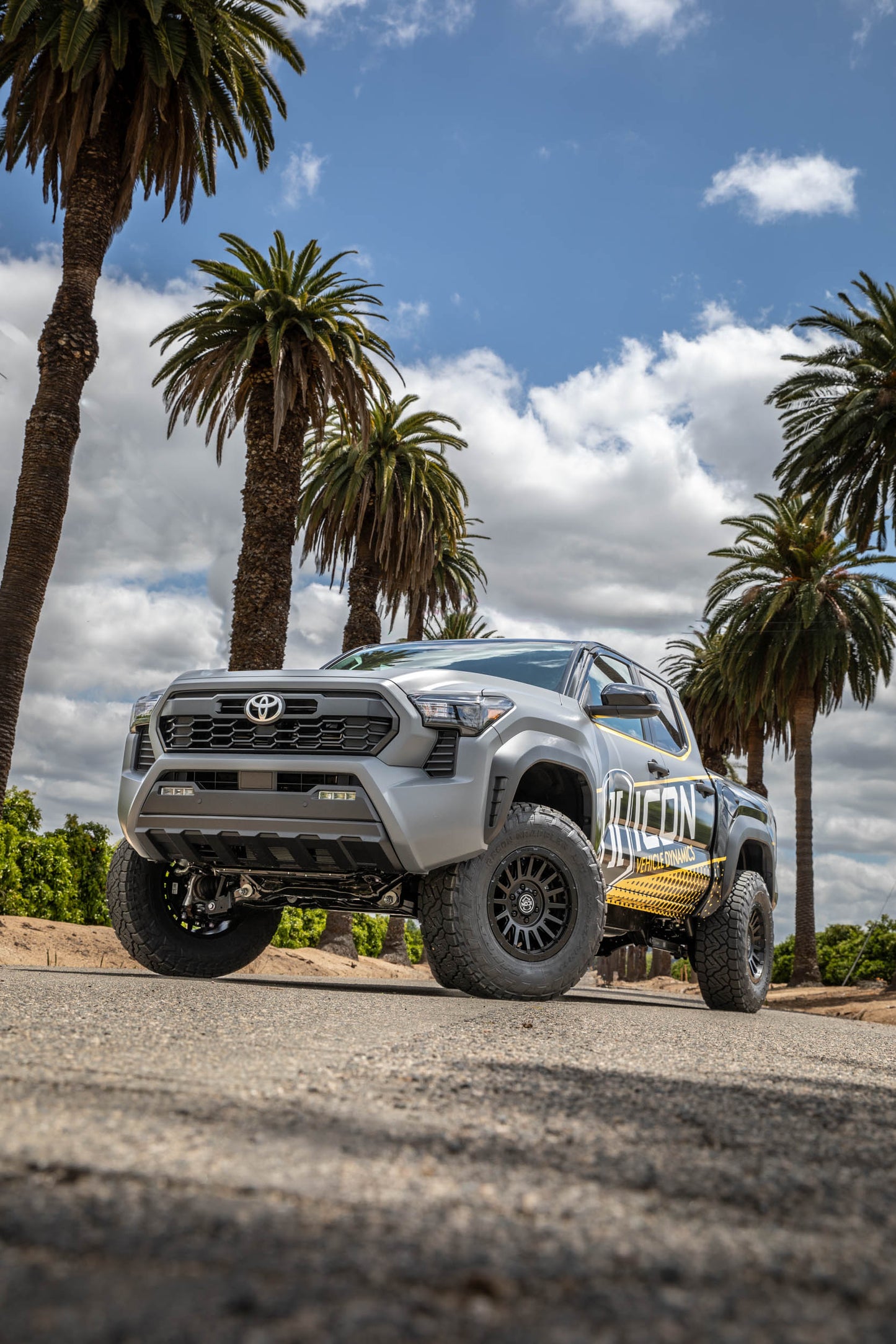 ICON Alloys Recon Pro, Charcoal, 18 x 9 / 6 x 5.5, 40mm Offset, 6.6" BS