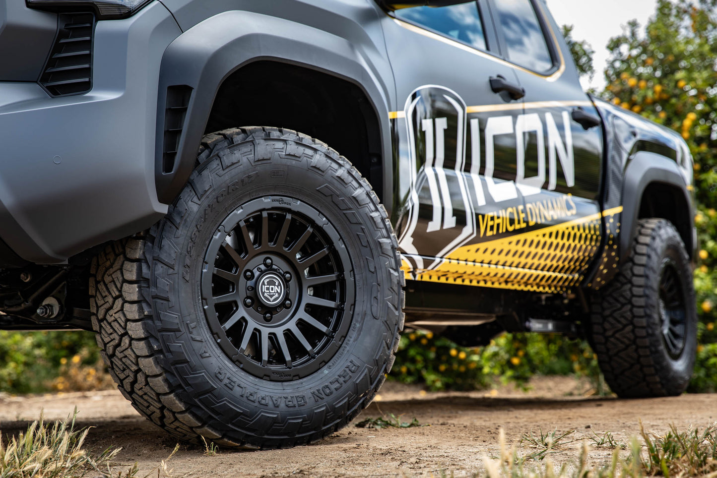 ICON Alloys Recon Pro, Charcoal, 18 x 9 / 6 x 5.5, 40mm Offset, 6.6" BS