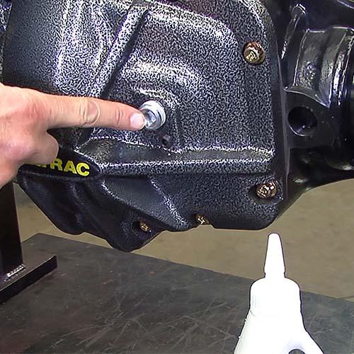 How to Fill Your Dynatrac ProRock® Axle with Gear Oil